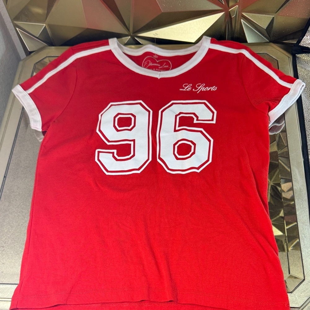 Le‎ Sports Red retro Short Sleeve Tee with '96' Graphic